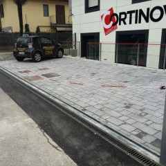 Pilomat chain at Arredamenti Cortinovis in Torre Boldone, Italy