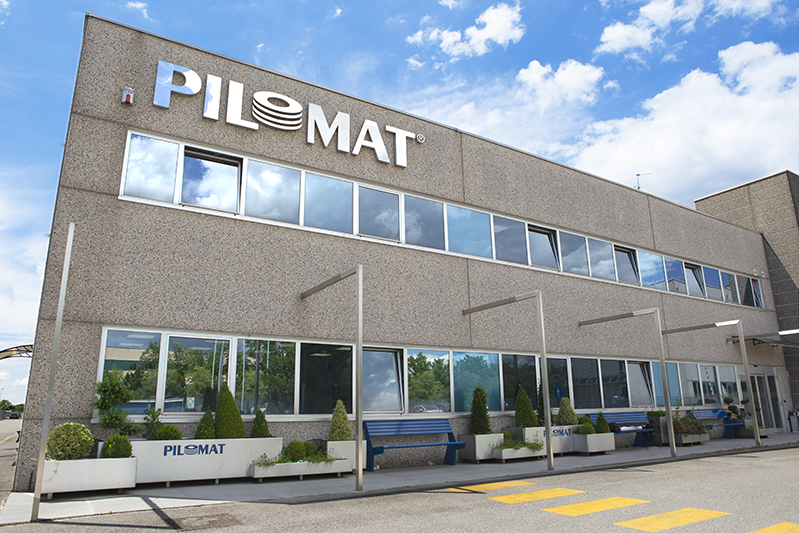Immagine che mostra l'esterno dell'edificio dell'azienda Pilomat