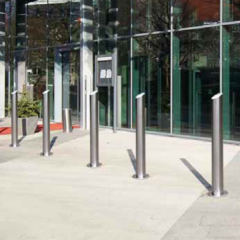 Fixed design stainless steel posts at the hotel entrance
