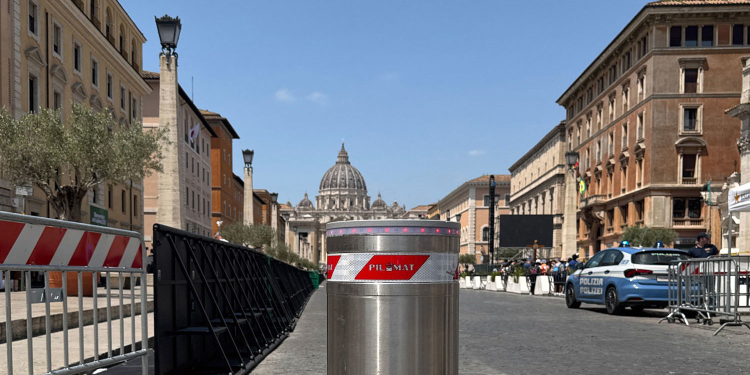 dissuasore mobile antiterrorismo Pilomat installato nella. via di acceso alla Basilica di San Pietro